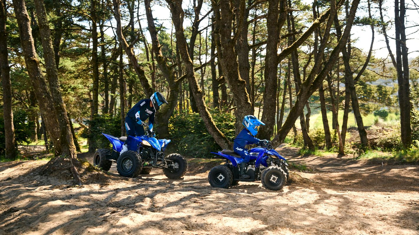 2027-Yamaha-YFZ50-27-EU-Racing_Blue-Action