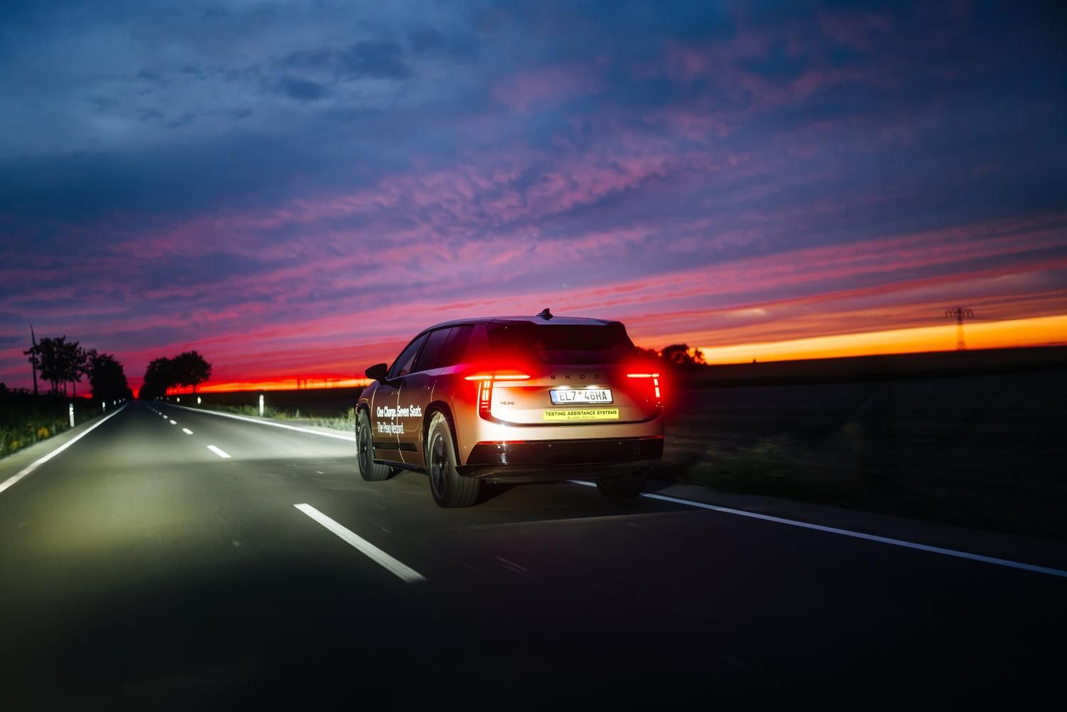 936 km without charging: Škoda Peaq sets range record for seven-seater electric SUV