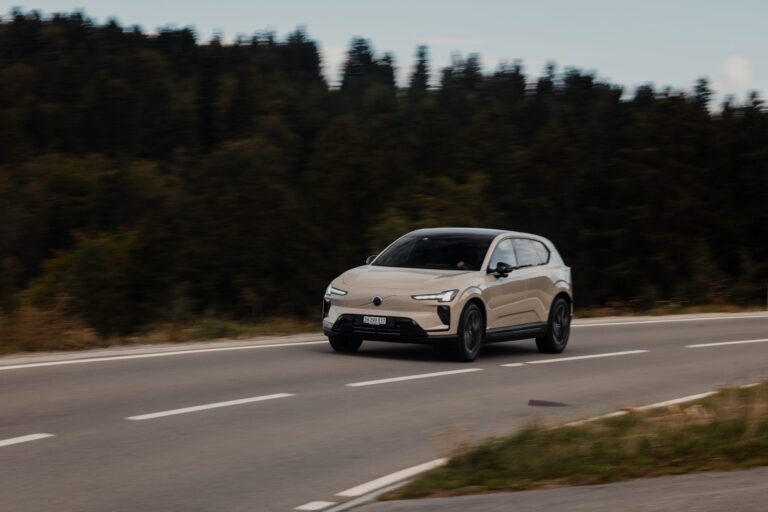 Volvo EX60 media drive