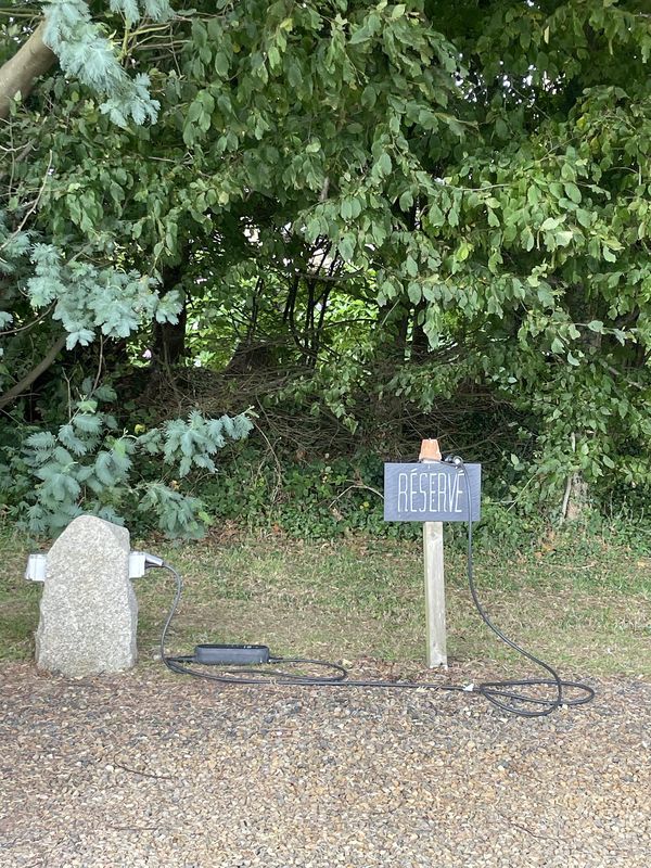 Renault Rafale E Tech 4×4 300 atelier Alpine, Gite Perros Guirec charging station. 