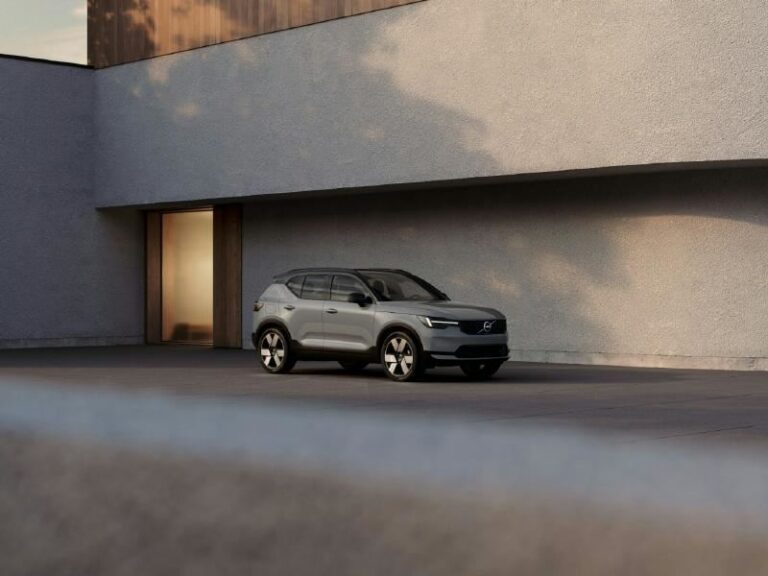 Volvo renews the 40 Series